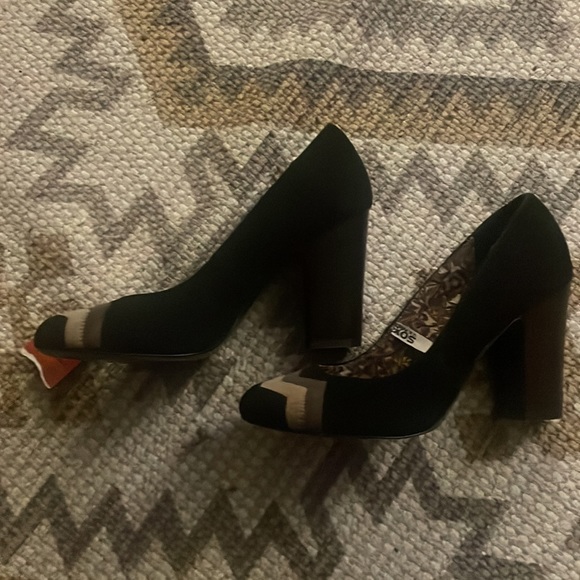 MISSONI SUEDE PUMPS, NWT - Picture 3 of 7